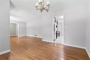 4204 Williamsburg Dr, Atlanta, GA 30337 - Photo 13