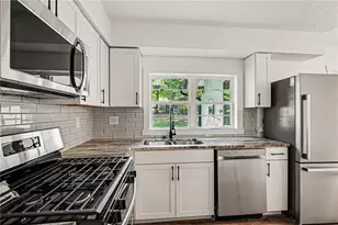 8984 Bentwood Ln, Riverdale, GA 30274 - Photo 11
