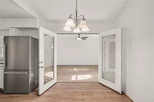 8984 Bentwood Ln, Riverdale, GA 30274 - Photo 9