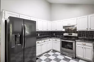 1528 Oakleaf Dr, Auburn, GA 30011 - Photo 9
