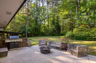4924 Mountclaire Rd, Stone Mountain, GA 30087 - Photo 33