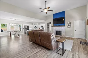161 Springwood Dr, Carrollton, GA 30117 - Photo 11