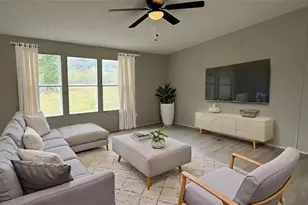 410 Crystal Dr, Carrollton, GA 30116 - Photo 3