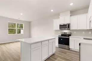 212 Kenmore Cir, Perry, GA 31069 - Photo 3