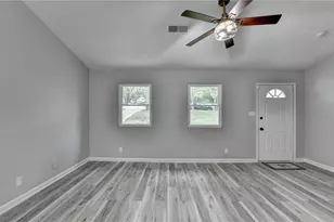 1018 Wayne Dr, Snellville, GA 30078 - Photo 9