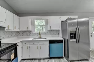 1018 Wayne Dr, Snellville, GA 30078 - Photo 15
