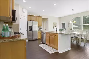 2710 Evan Manor Ln, Cumming, GA 30041 - Photo 5