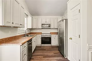 4083 Country Ln, Gainesville, GA 30507 - Photo 3
