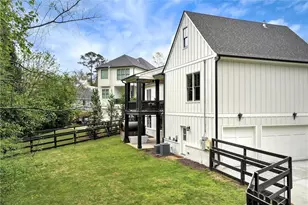 96 Woodstock Rd, Roswell, GA 30075 - Photo 61