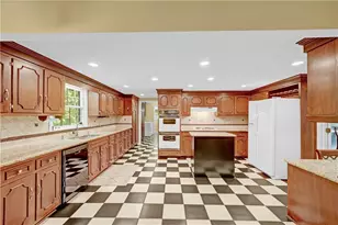 2016 Mountain Creek Dr, Stone Mountain, GA 30087 - Photo 13