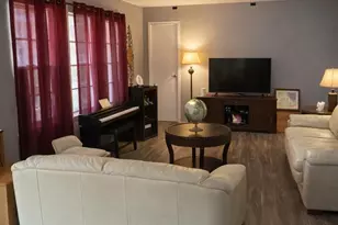 375 Derbyshire Dr, Stone Mountain, GA 30088 - Photo 3
