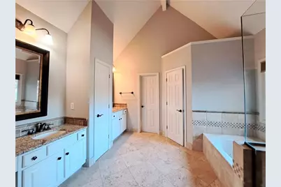 2242 Lenox Walk NE, Atlanta, GA 30319 - Photo 41