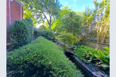 2242 Lenox Walk NE, Atlanta, GA 30319 - Photo 75