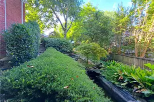 2242 Lenox Walk NE, Atlanta, GA 30319 - Photo 75