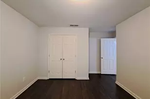 2242 Lenox Walk NE, Atlanta, GA 30319 - Photo 55