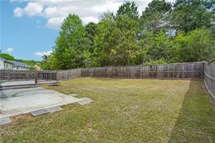 8967 Crest View Cir, Union City, GA 30291 - Photo 5