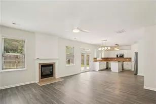 8967 Crest View Cir, Union City, GA 30291 - Photo 7