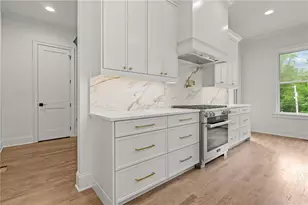 29 E Park St, Buford, GA 30518 - Photo 19