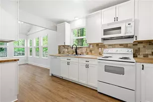 129 Cypress St, Roswell, GA 30075 - Photo 15
