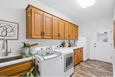 950 Ivy Falls Drive, Atlanta, GA 30328 - Photo 25