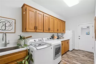 950 Ivy Falls Dr, Atlanta, GA 30328 - Photo 25