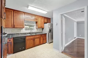 2681 Kings Circle, Lawrenceville, GA 30044 - Photo 9