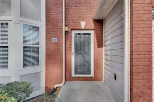 880 Walnut Creek Dr NW, Lilburn, GA 30047 - Photo 5