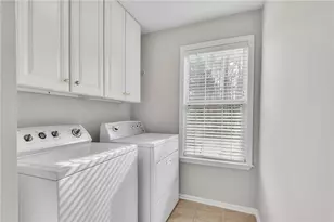 880 Walnut Creek Dr NW, Lilburn, GA 30047 - Photo 45
