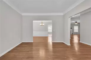 880 Walnut Creek Dr NW, Lilburn, GA 30047 - Photo 11