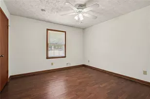 2346 Eastgate Dr, Snellville, GA 30078 - Photo 13