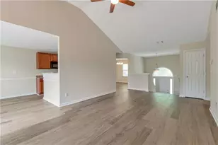 3168 Meadow Point Dr, Snellville, GA 30039 - Photo 5