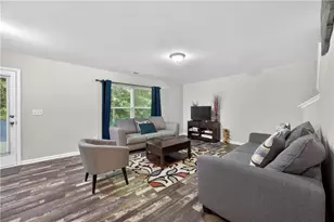 5640 Laurel Ridge Dr, East Point, GA 30344 - Photo 11