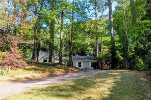 2645 Indian Lake Dr, Marietta, GA 30062 - Photo 3