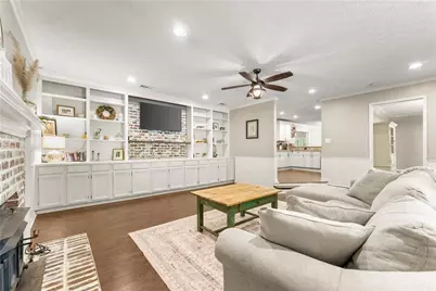 1407 Woodland Circle, Gainesville, GA 30501 - Photo 7