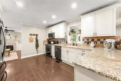 1407 Woodland Circle, Gainesville, GA 30501 - Photo 17