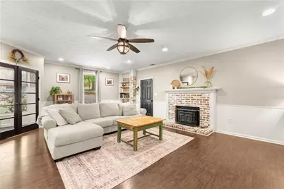 1407 Woodland Circle, Gainesville, GA 30501 - Photo 9