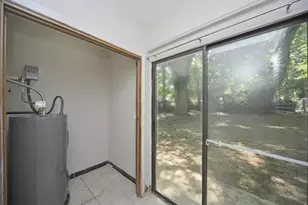 2421 Spring Garden Dr SW, Atlanta, GA 30315 - Photo 23