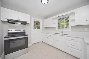 2421 Spring Garden Dr SW, Atlanta, GA 30315 - Photo 11