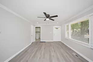 2421 Spring Garden Dr SW, Atlanta, GA 30315 - Photo 5
