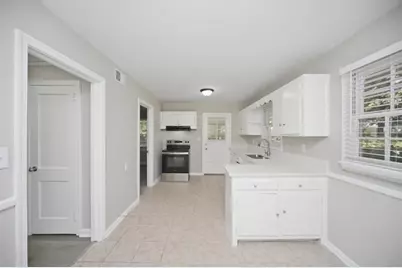 2421 Spring Garden Drive SW, Atlanta, GA 30315 - Photo 9