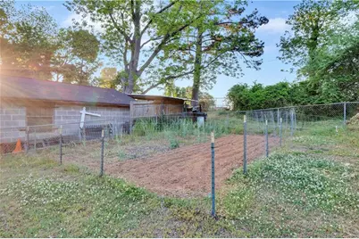 2568 Burkshire Road, Ellenwood, GA 30294 - Photo 15