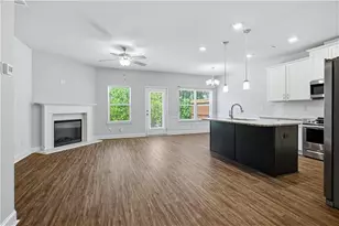 1370 Sugar Glen Ct, Lawrenceville, GA 30044 - Photo 7