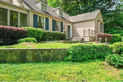 2039 Springlake Drive, Atlanta, GA 30305 - Photo 5