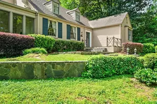 2039 Springlake Dr, Atlanta, GA 30305 - Photo 5