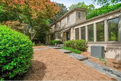 2039 Springlake Drive, Atlanta, GA 30305 - Photo 7