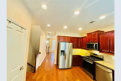 7215 Highland Bluff #2, Atlanta, GA 30328 - Photo 9
