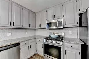 7111 St Charles Square, Roswell, GA 30075 - Photo 13