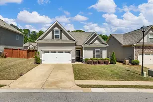 374 Eagles Blf Wy, Hoschton, GA 30548 - Photo 3