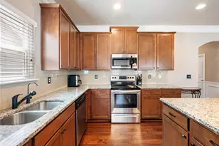374 Eagles Blf Wy, Hoschton, GA 30548 - Photo 15
