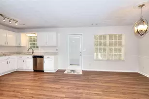 1022 Carriage Way, Loganville, GA 30052 - Photo 5